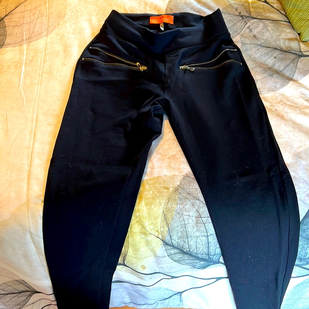Patrizia Luca leggings with zipper.  So cute!